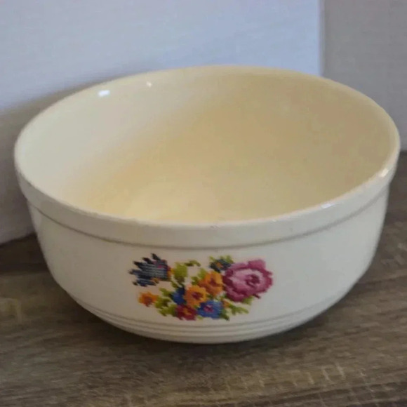 Vtg  Bakerite Bowl - Picture 4 of 7